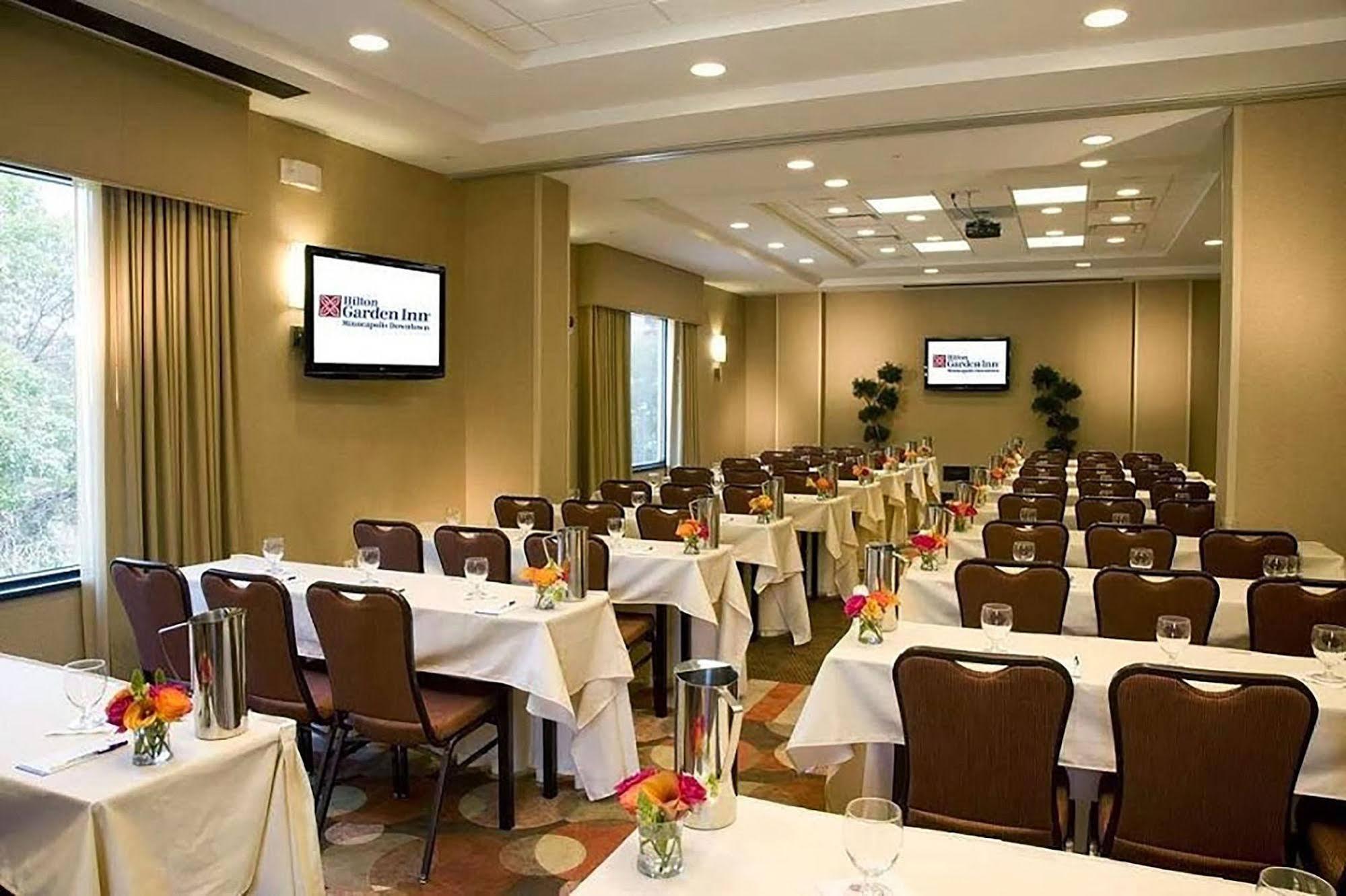 Hilton Garden Inn Minneapolis Downtown מראה חיצוני תמונה