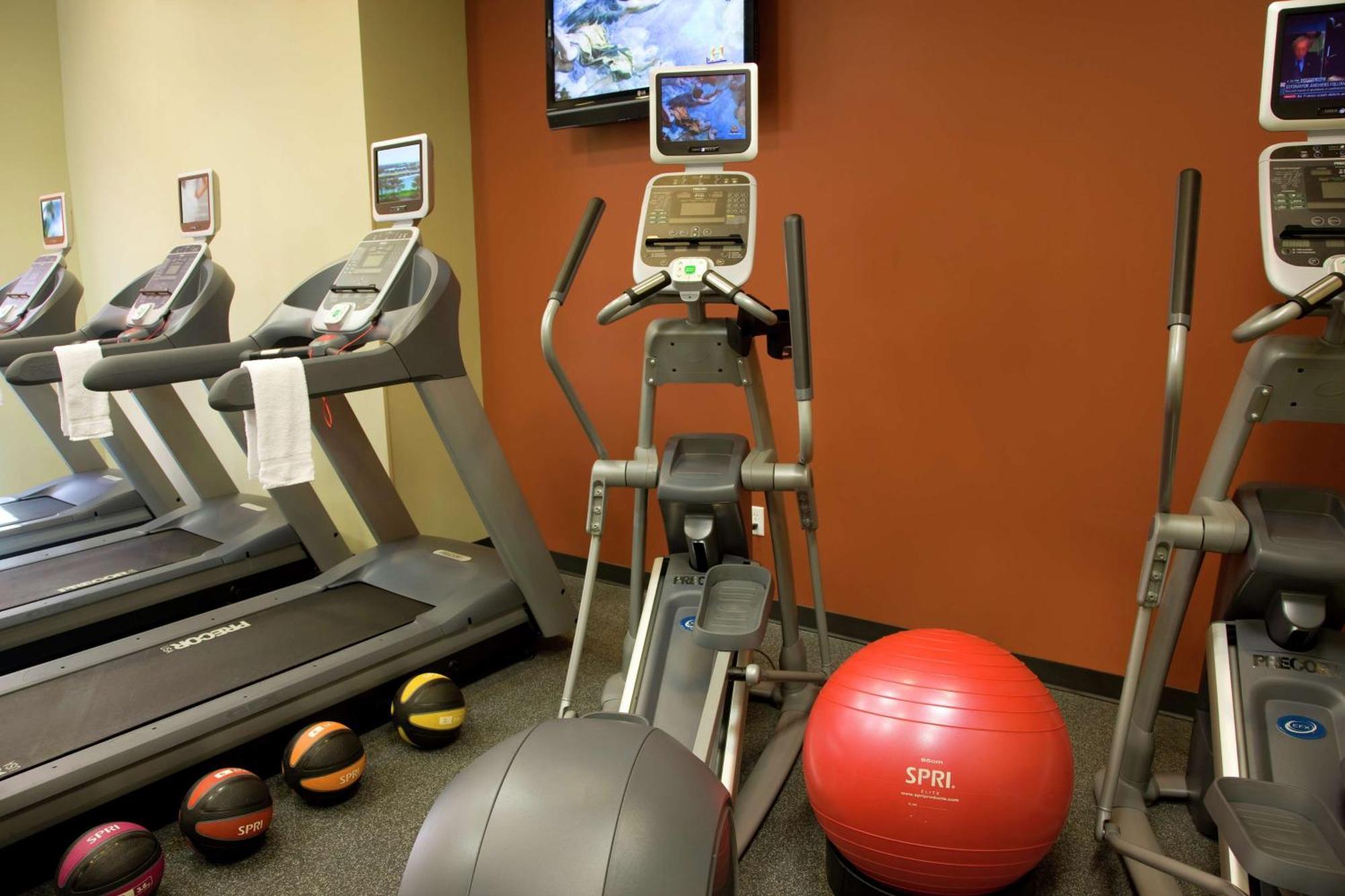 Hilton Garden Inn Minneapolis Downtown מראה חיצוני תמונה
